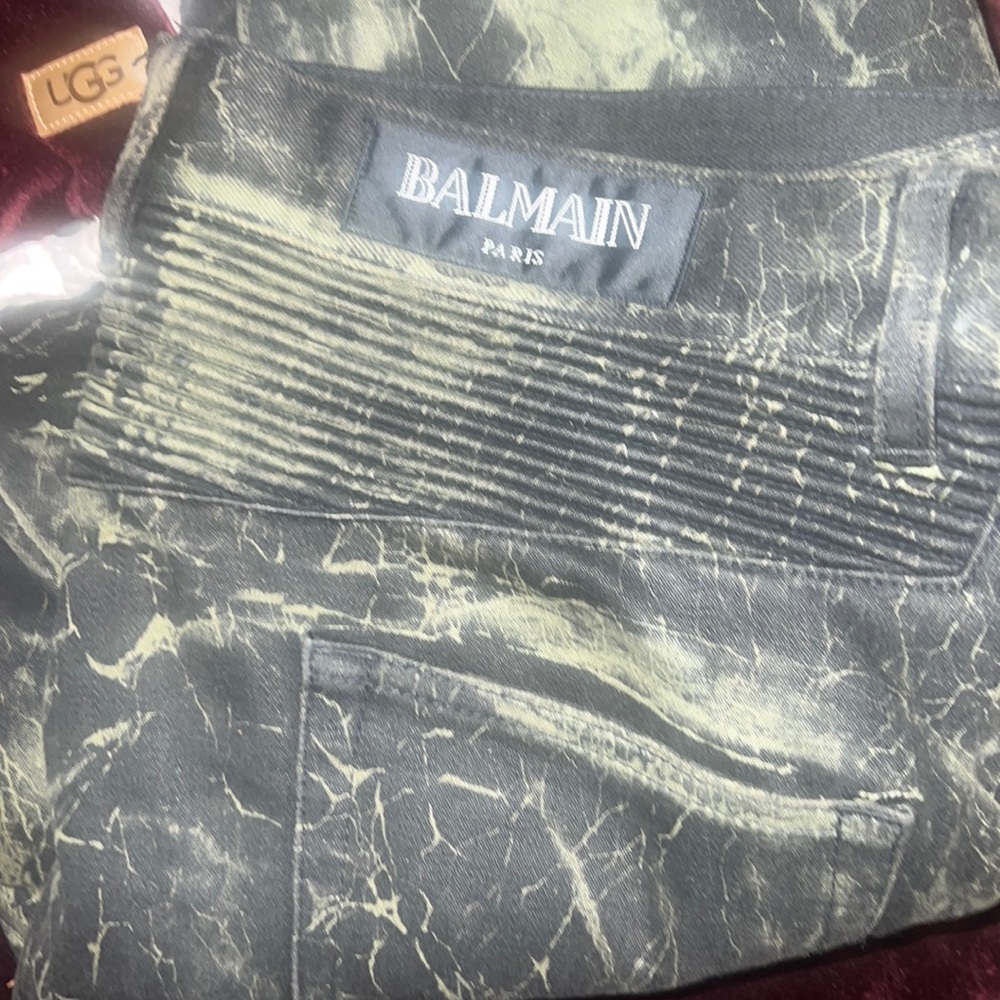 Selling my balmains I wore once still have receipt. Size in men 36